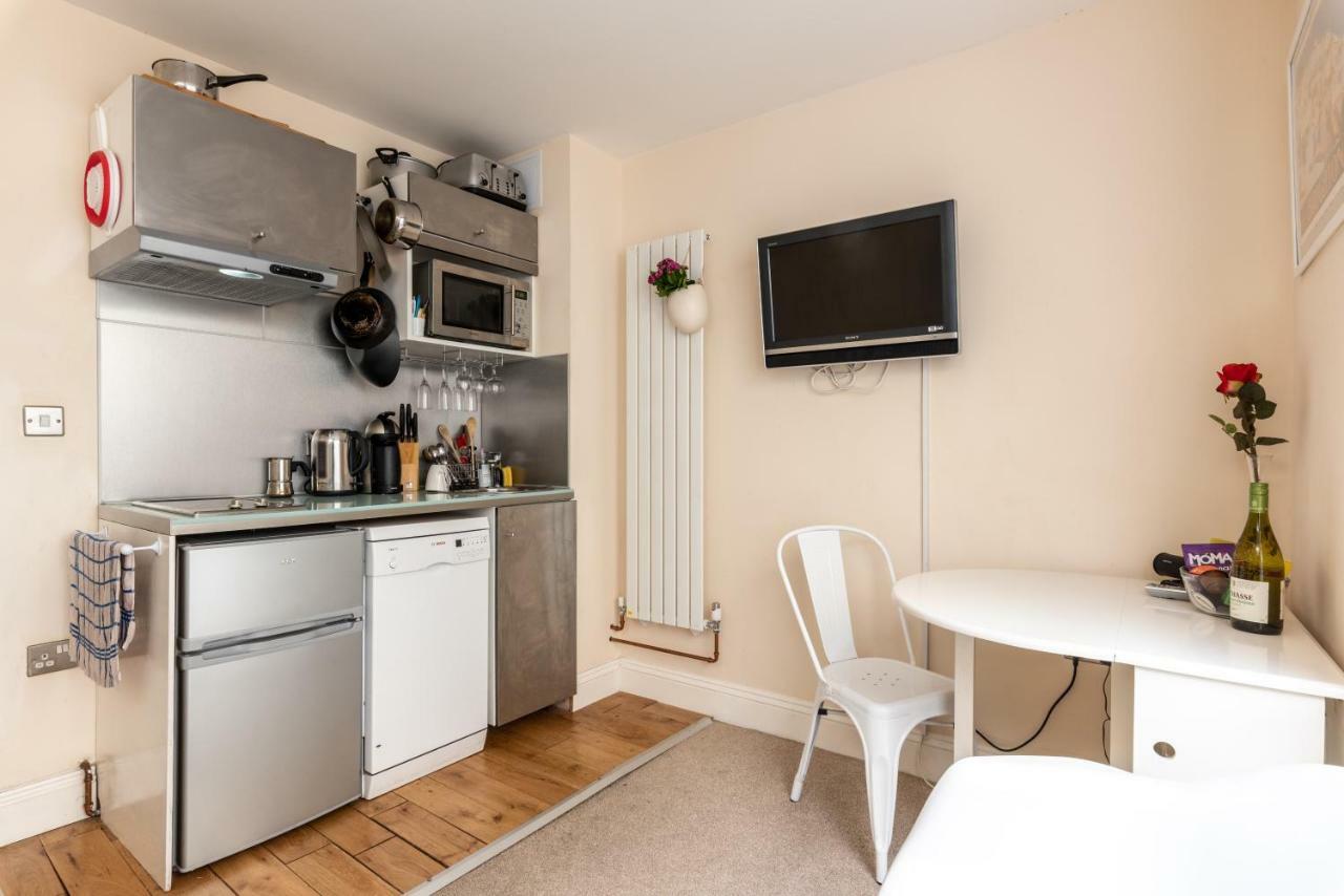 Little Brighton Beach Apartments - Also Separate Spa Cabin And Watersports Exterior photo